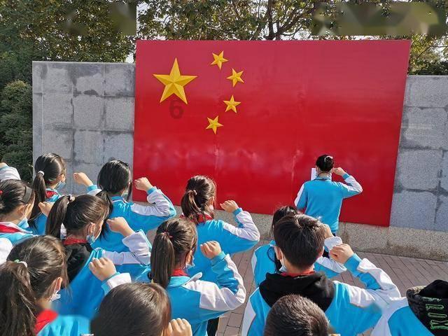C罗力压梅西哈兰德，环球奖独揽3项大奖并发表霸气回应